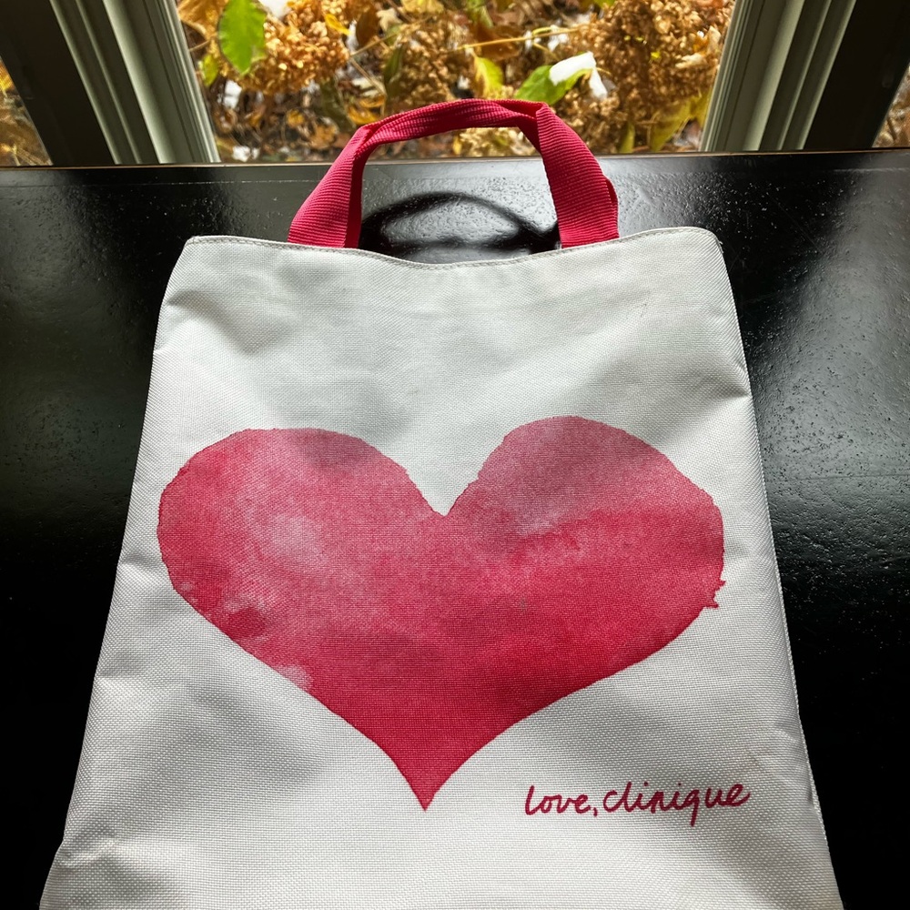 Clinique Heart Tote with Vibrant Cosmetic Bags - Picture 2 of 5